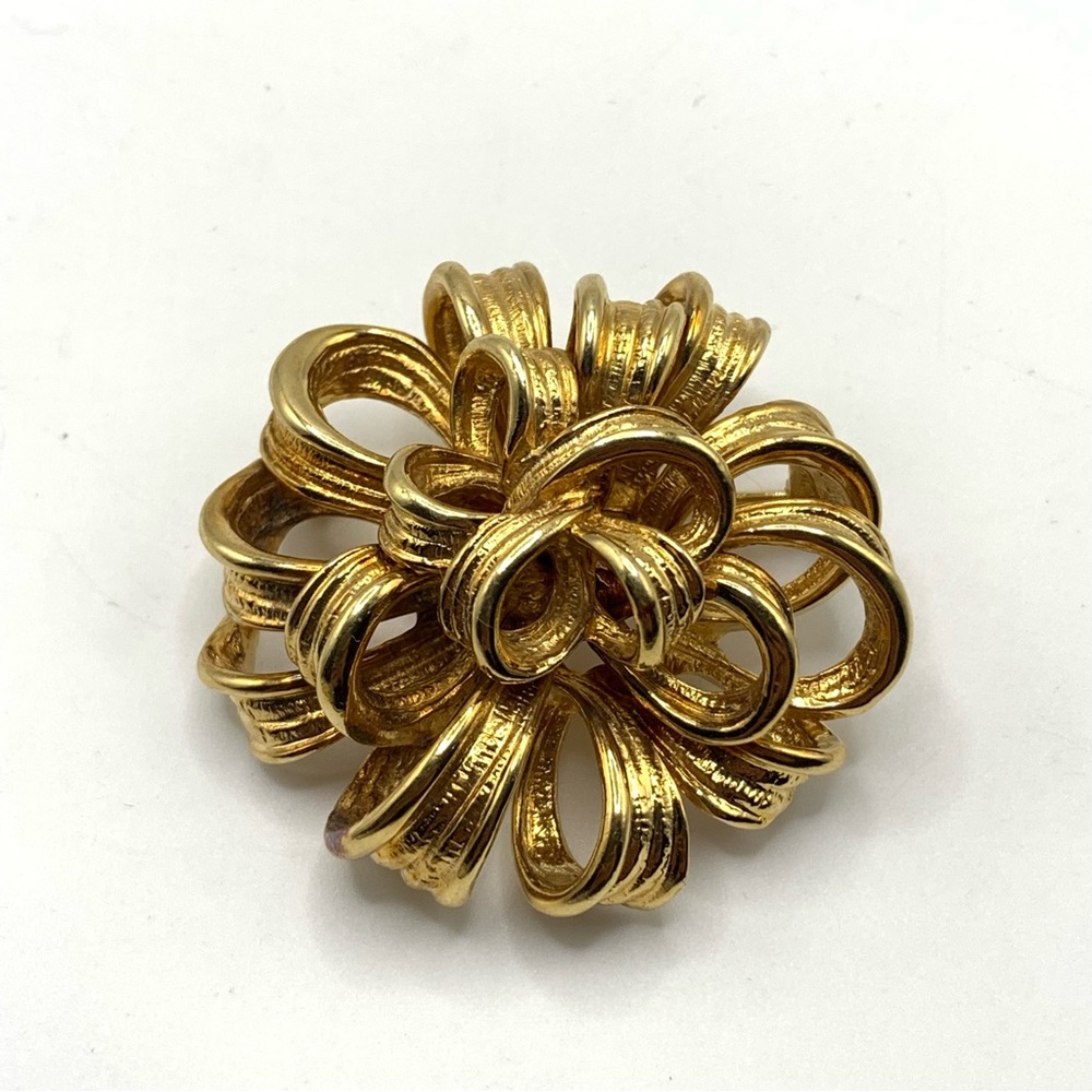 Vintage signed  Ciro Goldton Dimensional bow brooch